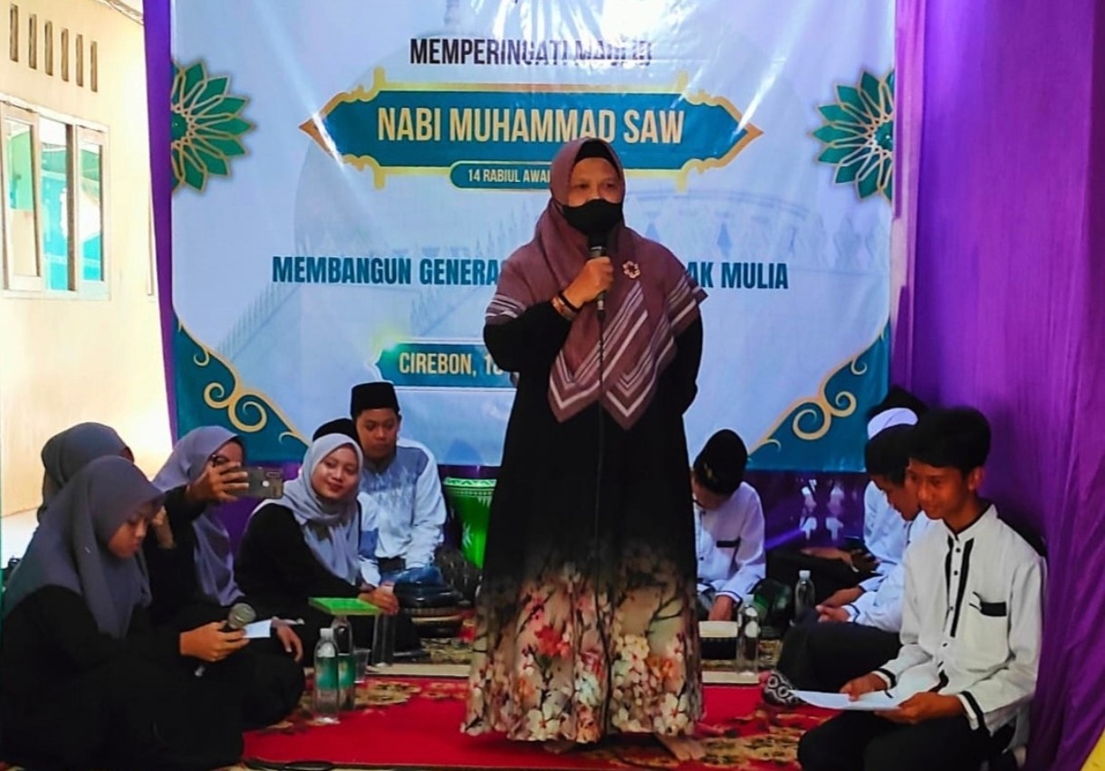 Hayati Kemuliaan Nabi Muhammad SAW, MTs Salafiyah Kota Cirebon Gelar Peringatan Maulid Nabi