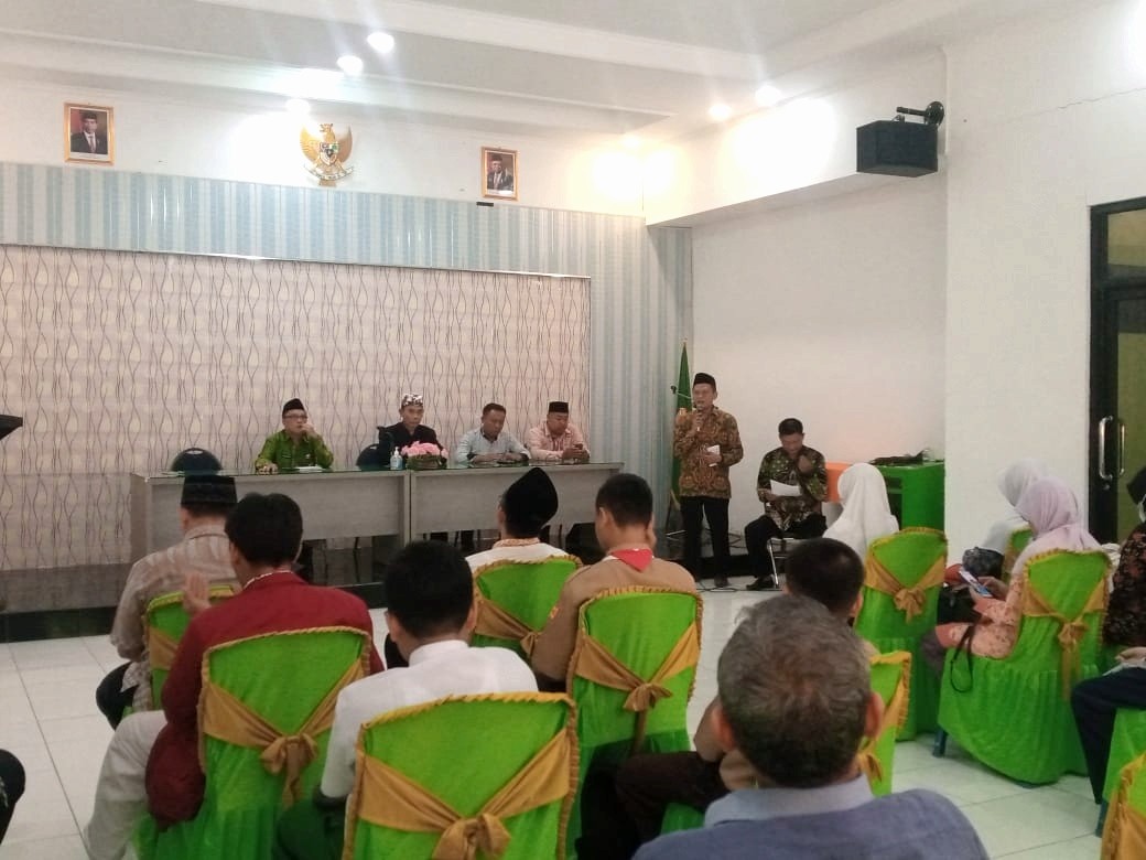 Kepala Kemenag Kota Cirebon Lepas Kontingen Kota Cirebon untuk Pentas PAI Jenjang SMP Tingkat Jabar