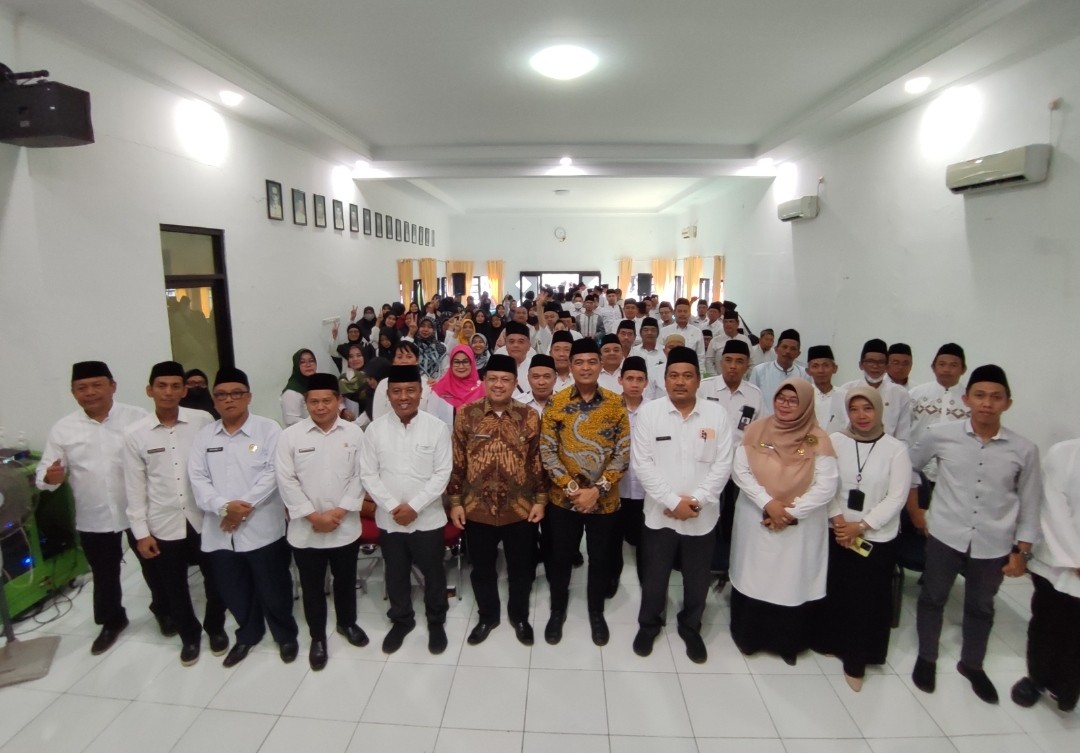Kakanwil Jabar Berikan Pembinaan Bagi ASN Kemenag Kota Cirebon