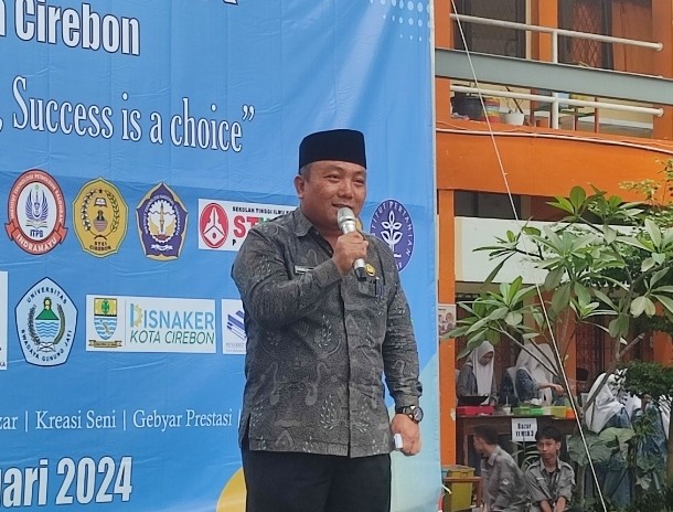 Kepala Kemenag Kota Cirebon : 2045 Indonesia Emas, Siswa Madrasah Siapkan Bekal Kesuksesan